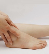 Мозоль между пальцами ног – не носите тесную обувь 